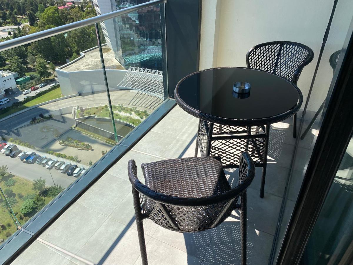 Apartment In Porta Batumi Tower Eksteriør billede