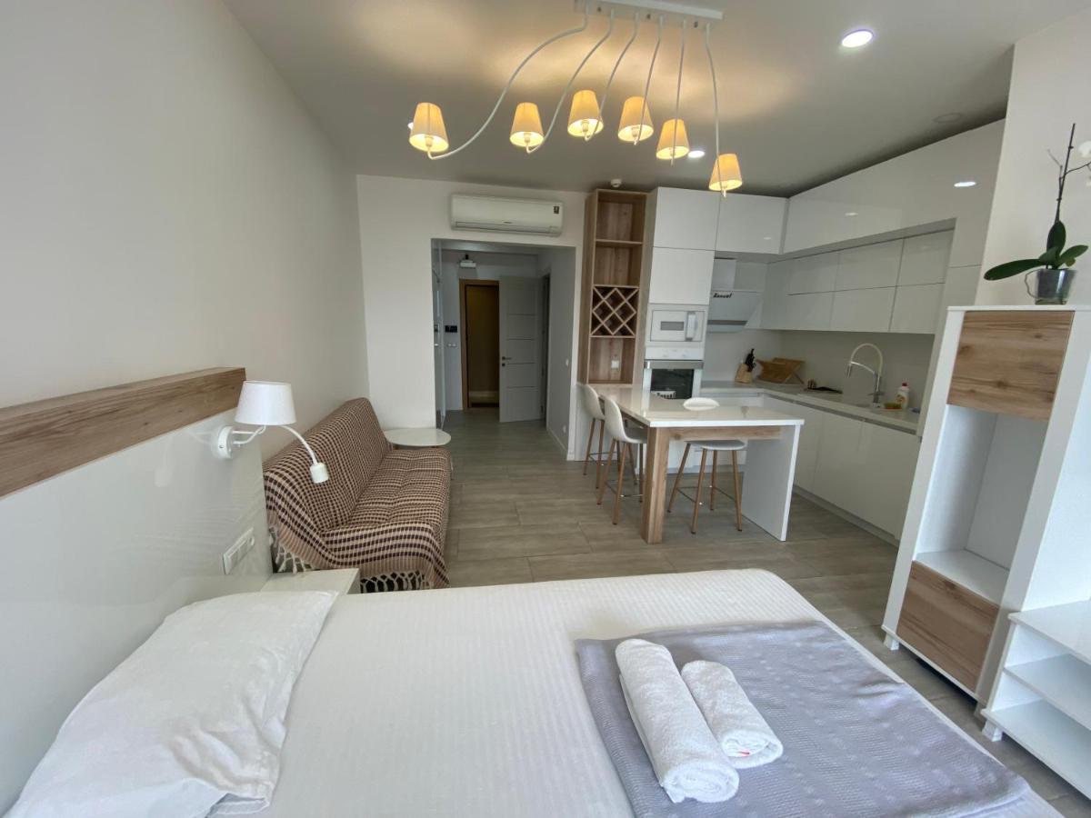 Apartment In Porta Batumi Tower Eksteriør billede
