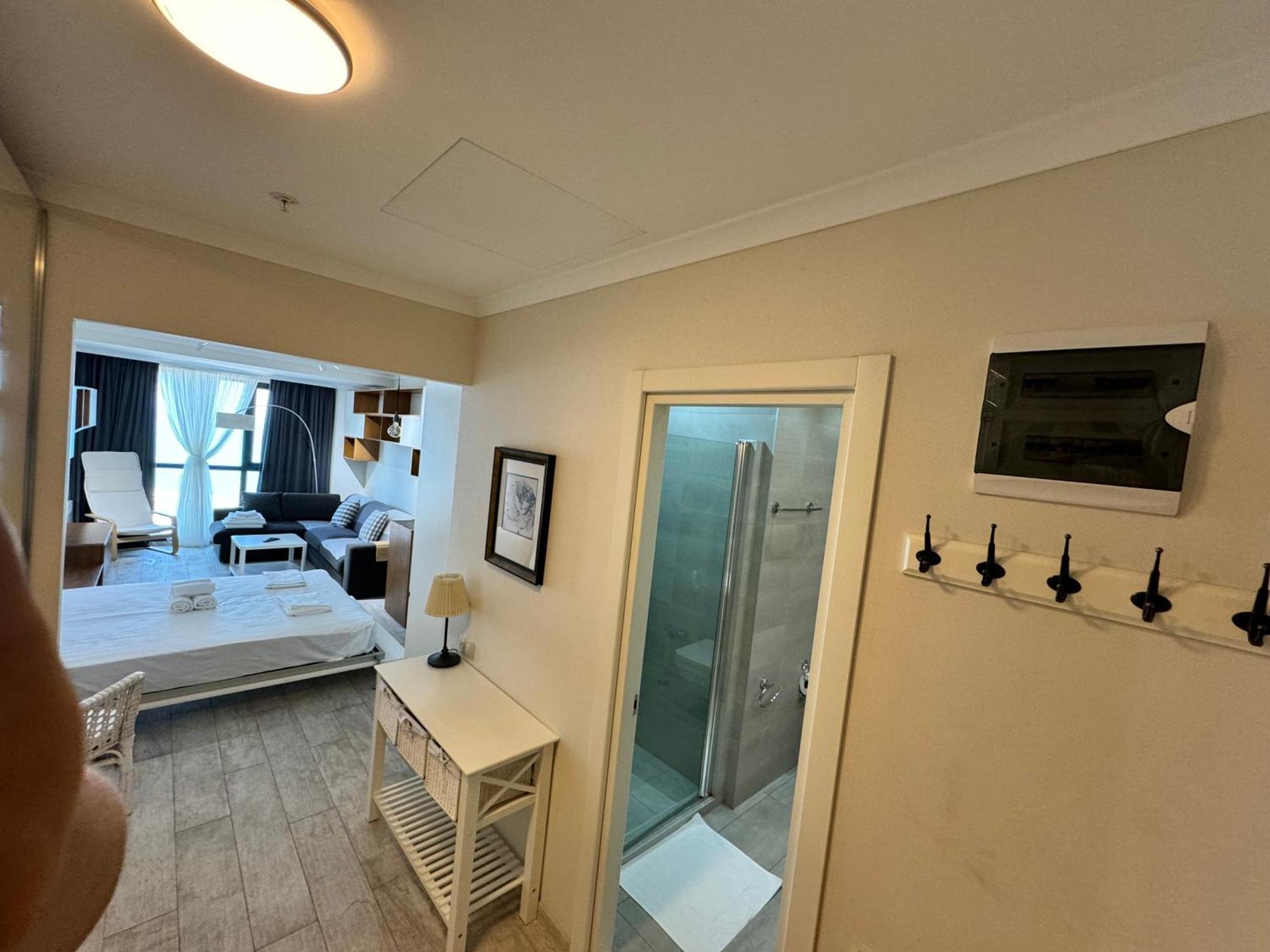 Apartment In Porta Batumi Tower Eksteriør billede